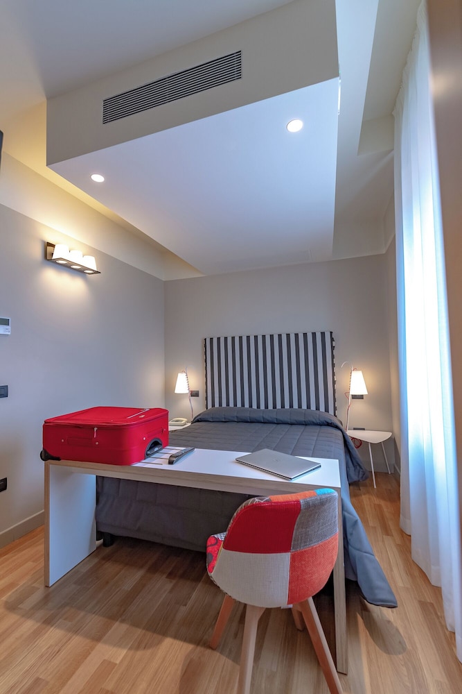 Hotel Moderno Assisi 20/50