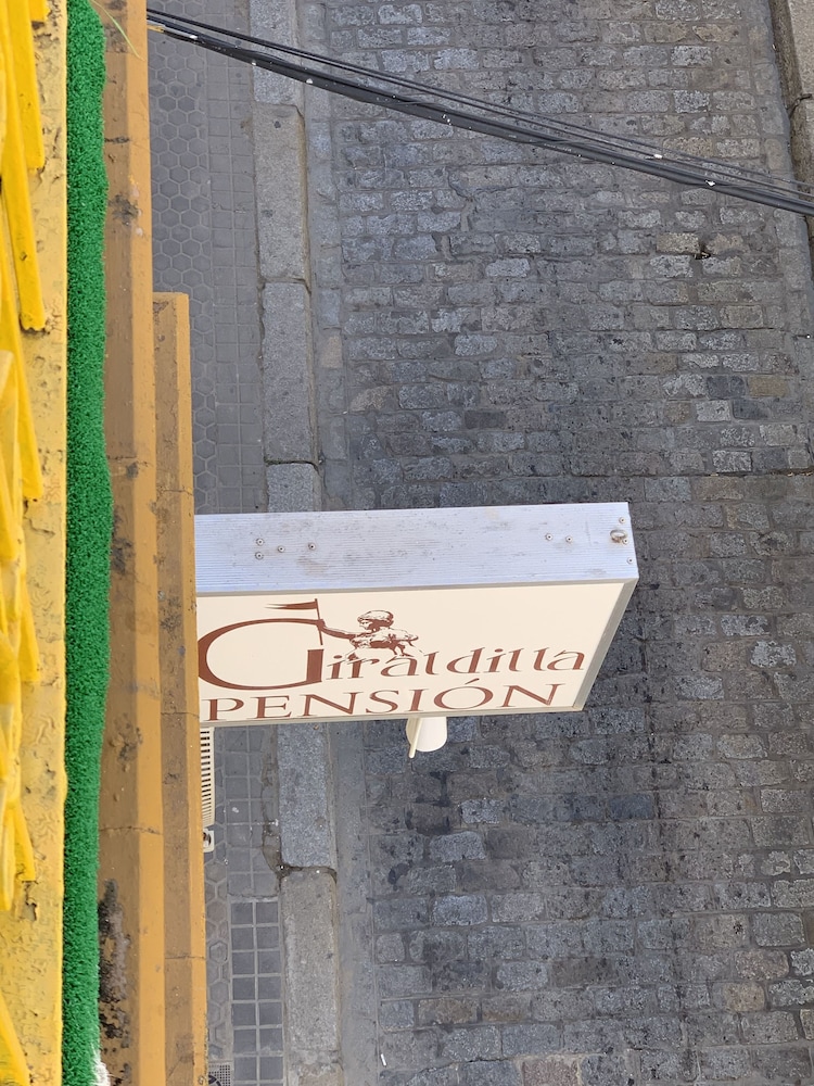 Pension Giraldilla 55/67