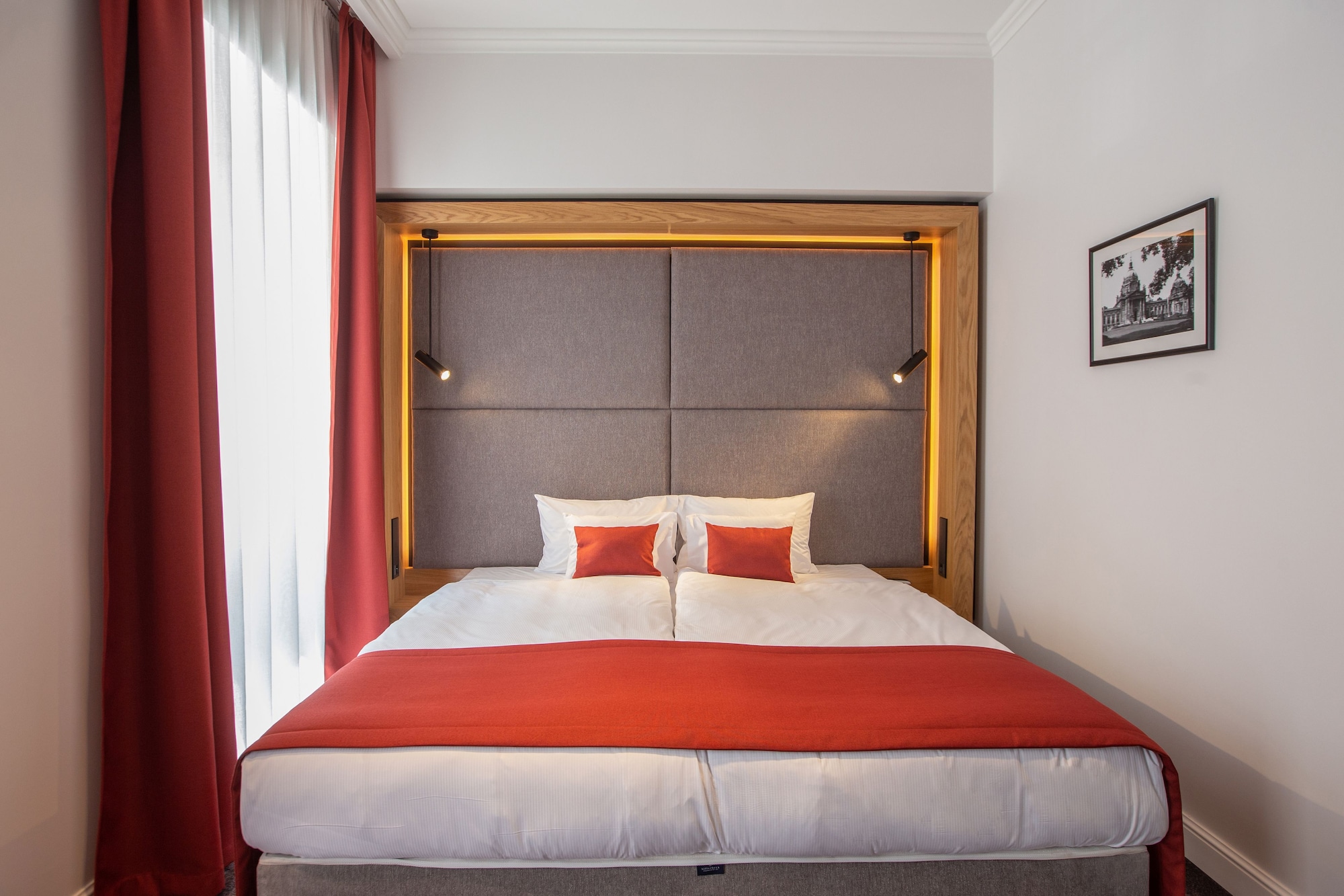 STANDARD, DOUBLE OR TWIN BED