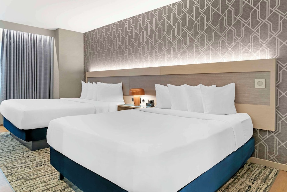 Radisson Plaza Hotel at Kalamazoo Center 28/66