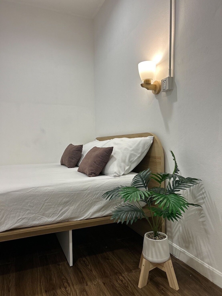 Click Hostel 32/65