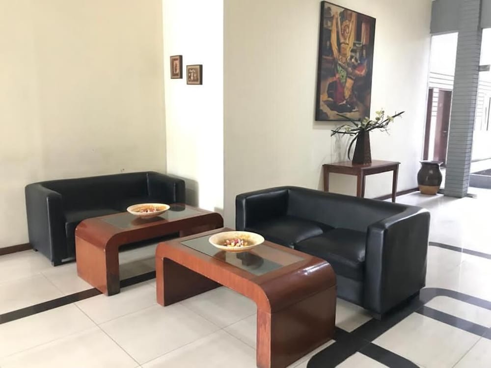 N Hotel 32/44