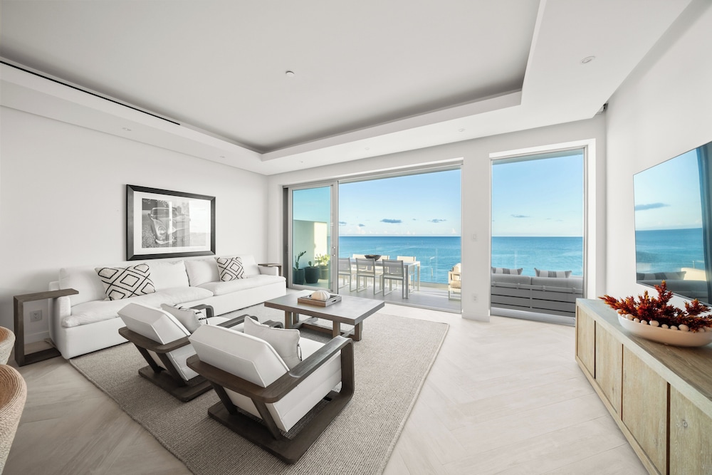 Condo, Luxury, 1 King and 2 Queen Beds