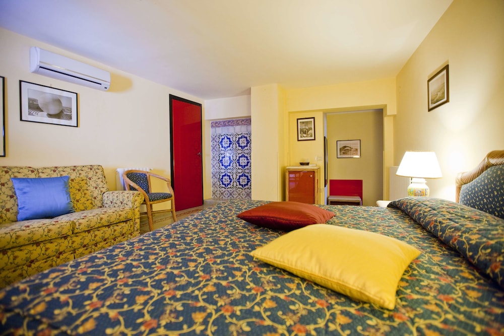 Hotel Elimo 40/72