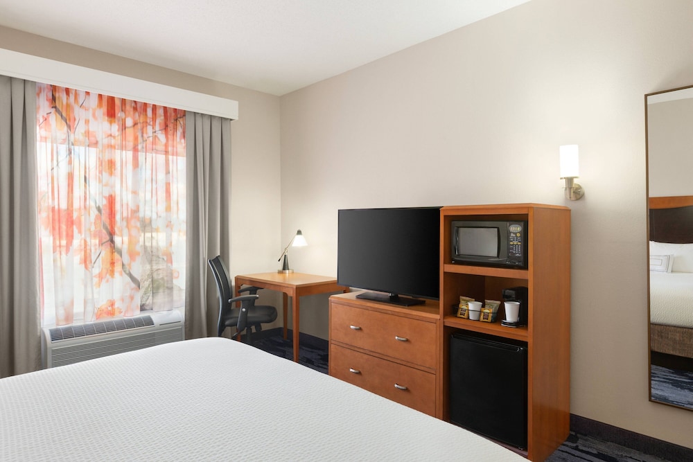 Fairfield Inn & Suites Jacksonville West/Chaffee Point 12/42