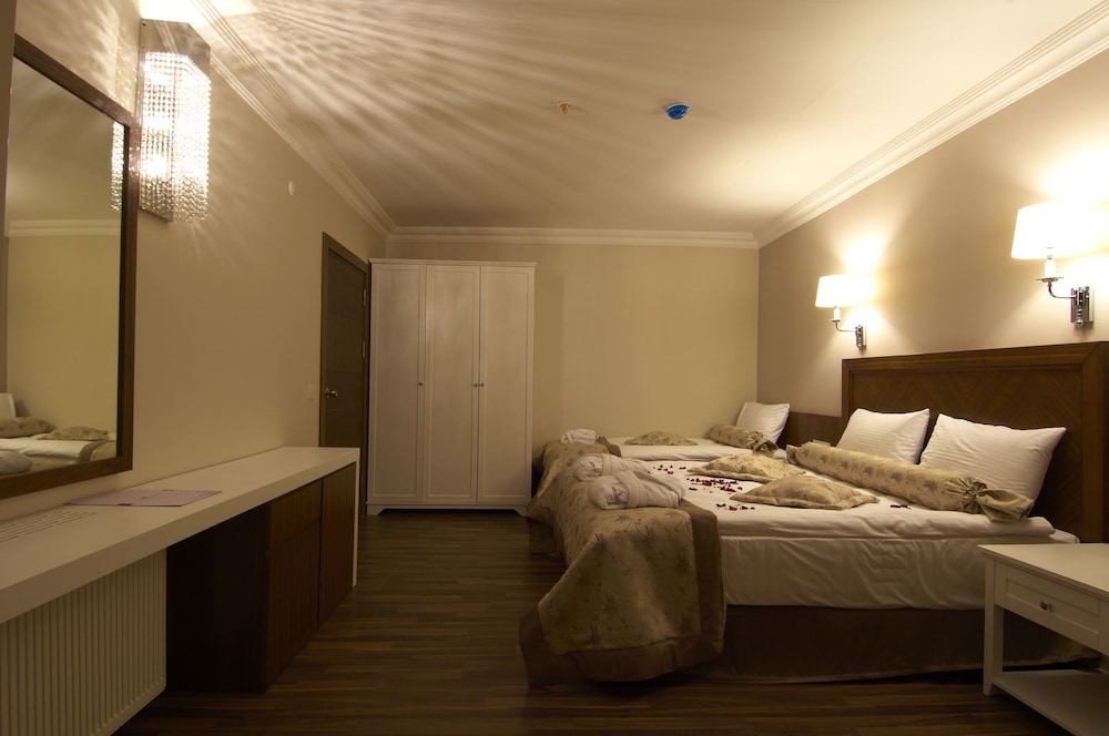 Safran Thermal Resort 9/50
