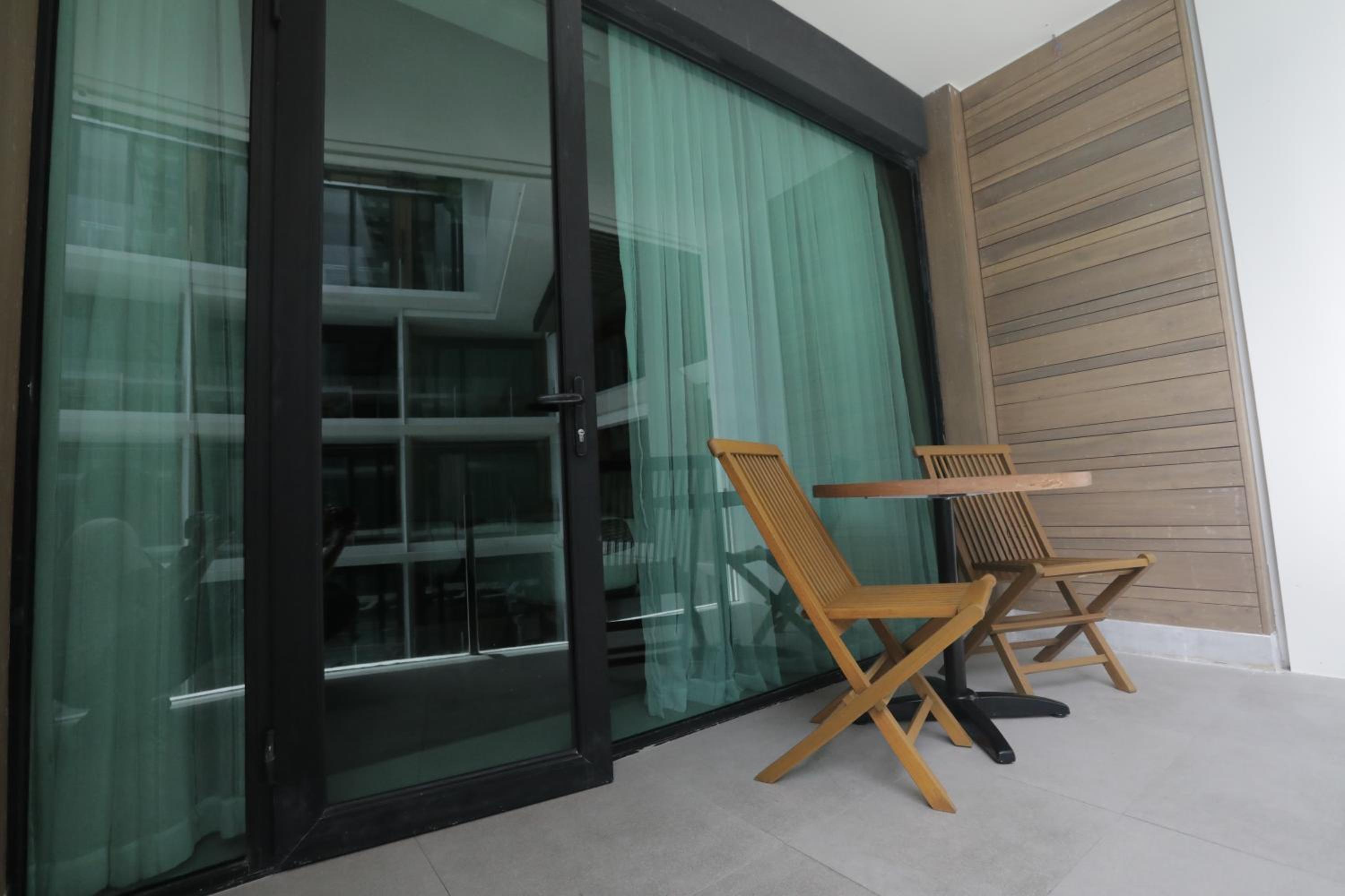 Escala Tagaytay 33/55