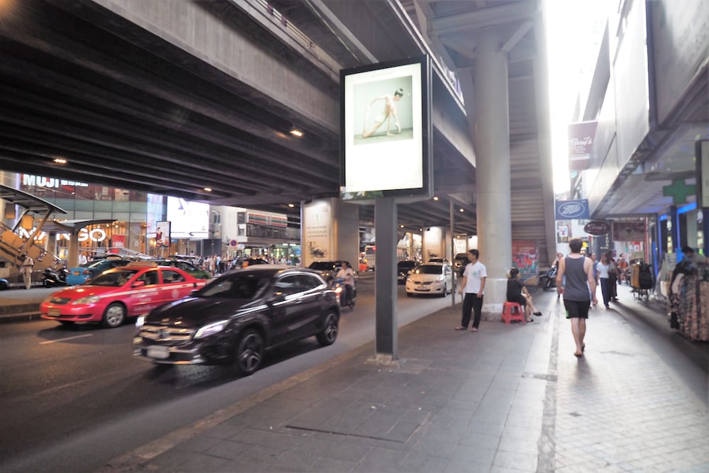 Pula Silom 37/50