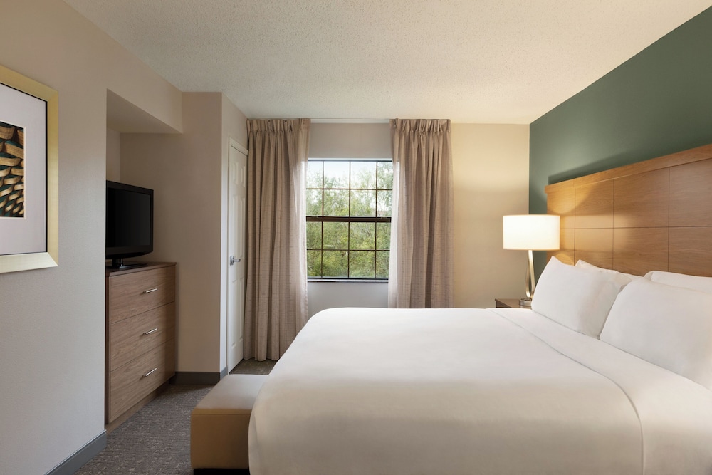 1 Bedroom, Suite, Queen Bed, Kitchen, Accessible