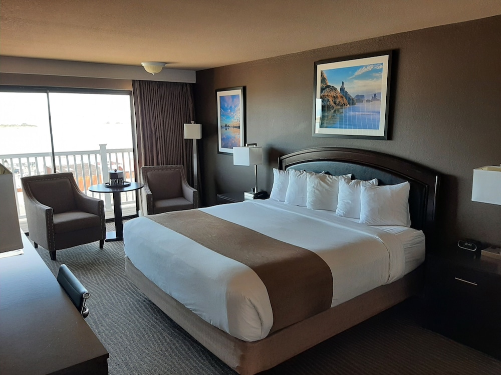 West, Standard, King Bed