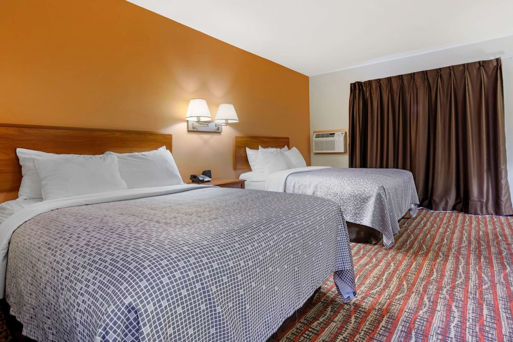 Econo Lodge Lakeview 20/44