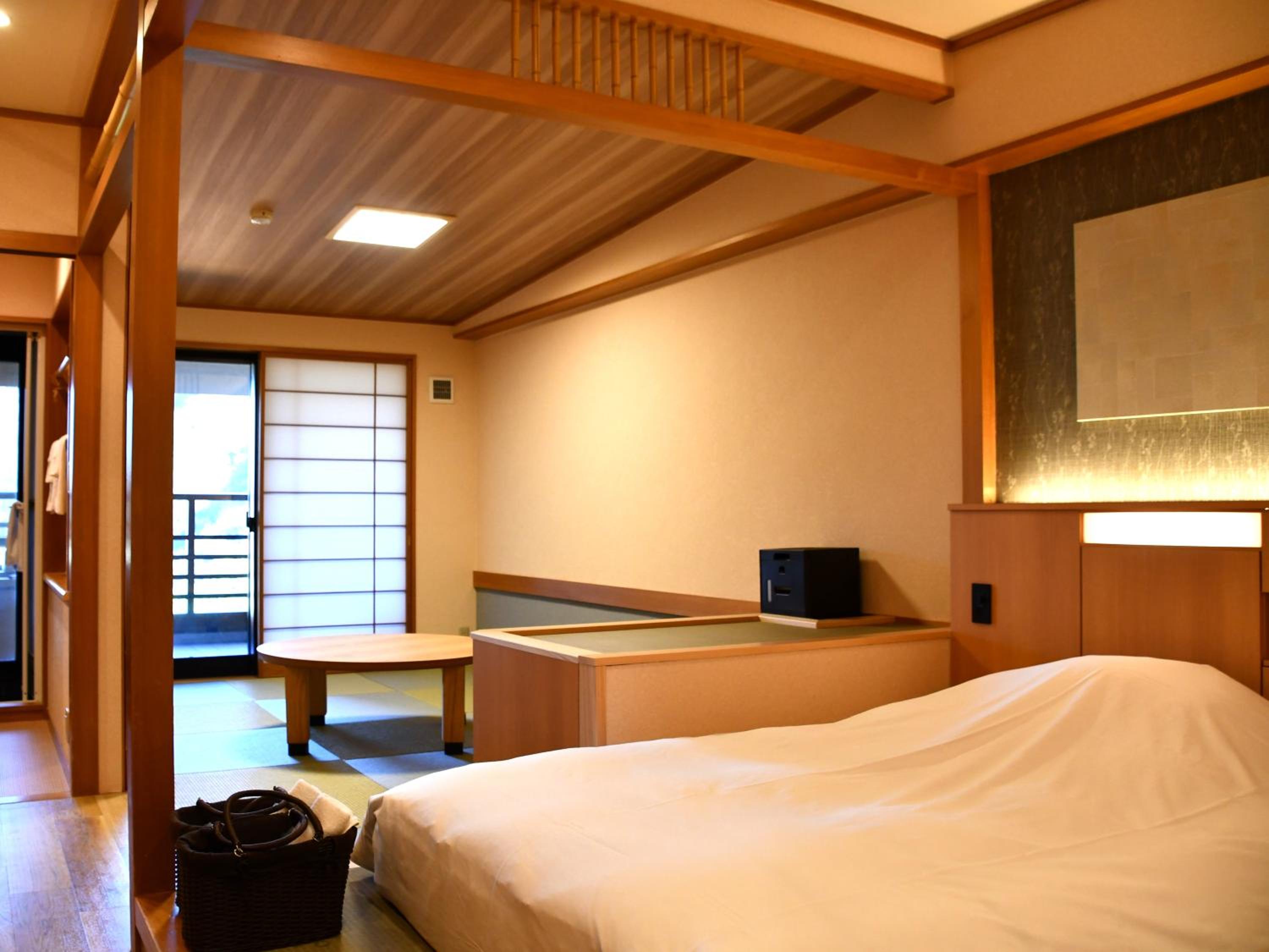 Japanese Western, Outdoor Bath