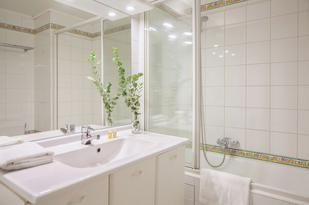 Hotel des Grandes Ecoles 45/49