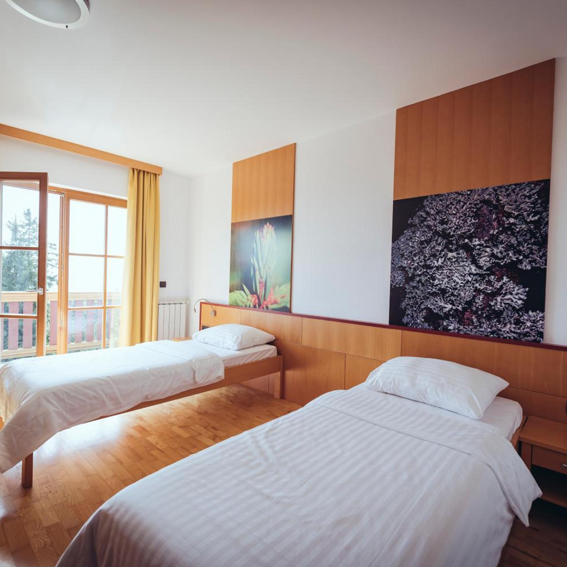 غرفة بسريرين منفصلين بشرفة، HOTEL VIDEC 9/10