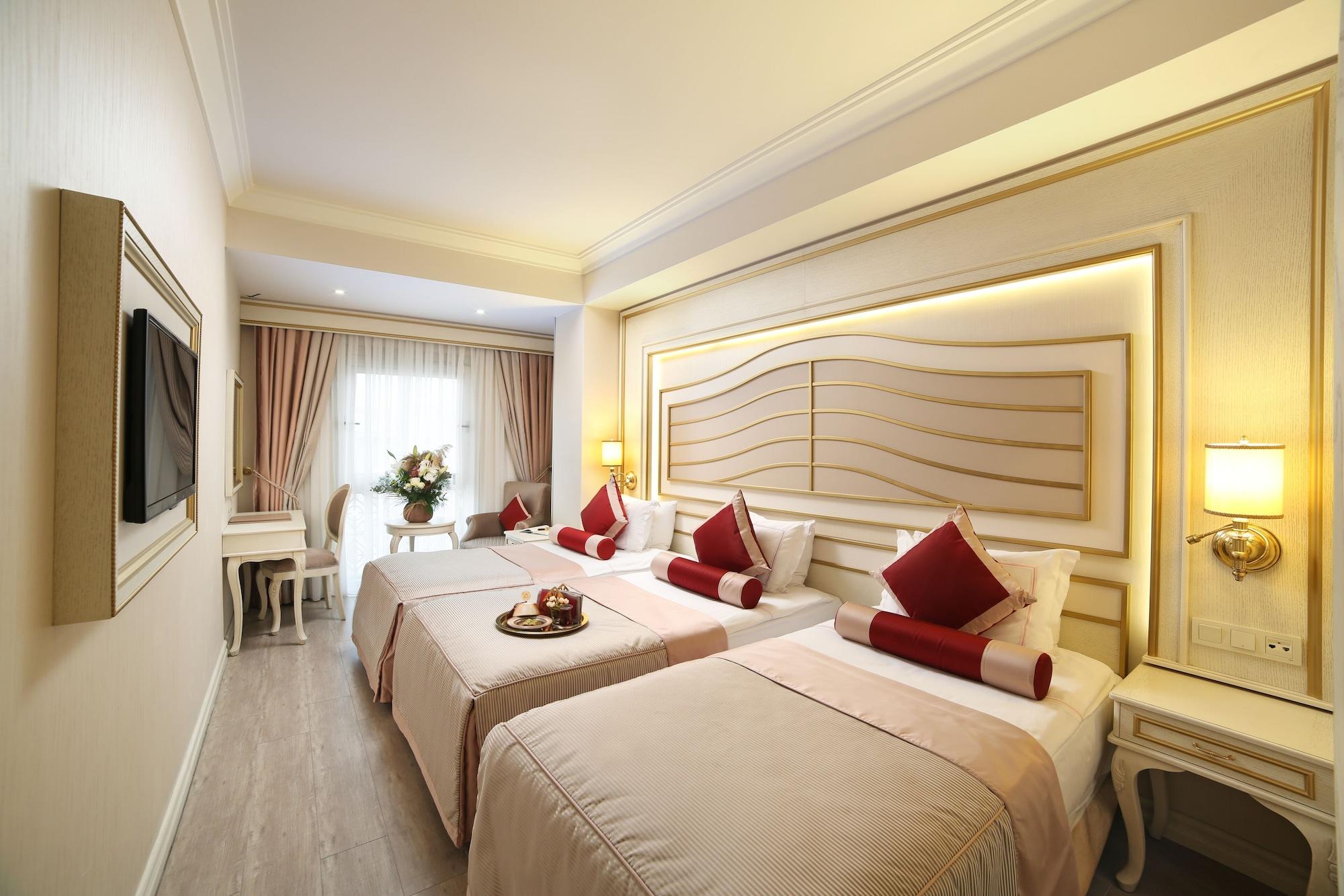 Deluxe, Triple, Multiple Beds, City View, Allergy Friendly