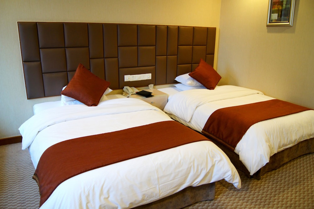 SENIOR, TWIN BEDS
