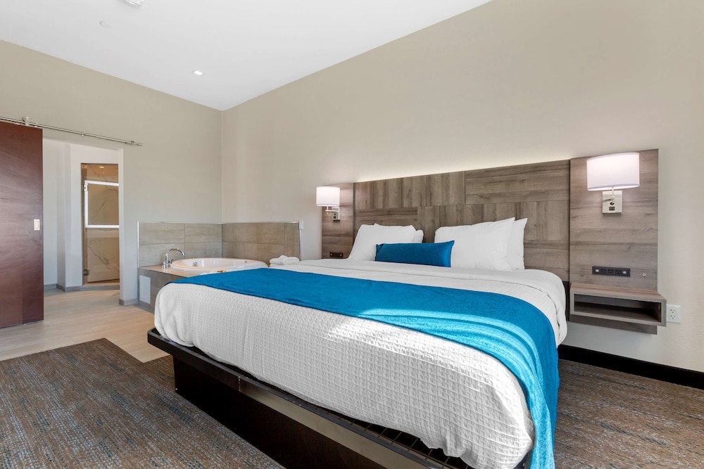 Best Western Plus Executive Residency Phoenix North Happy Valley 27/48