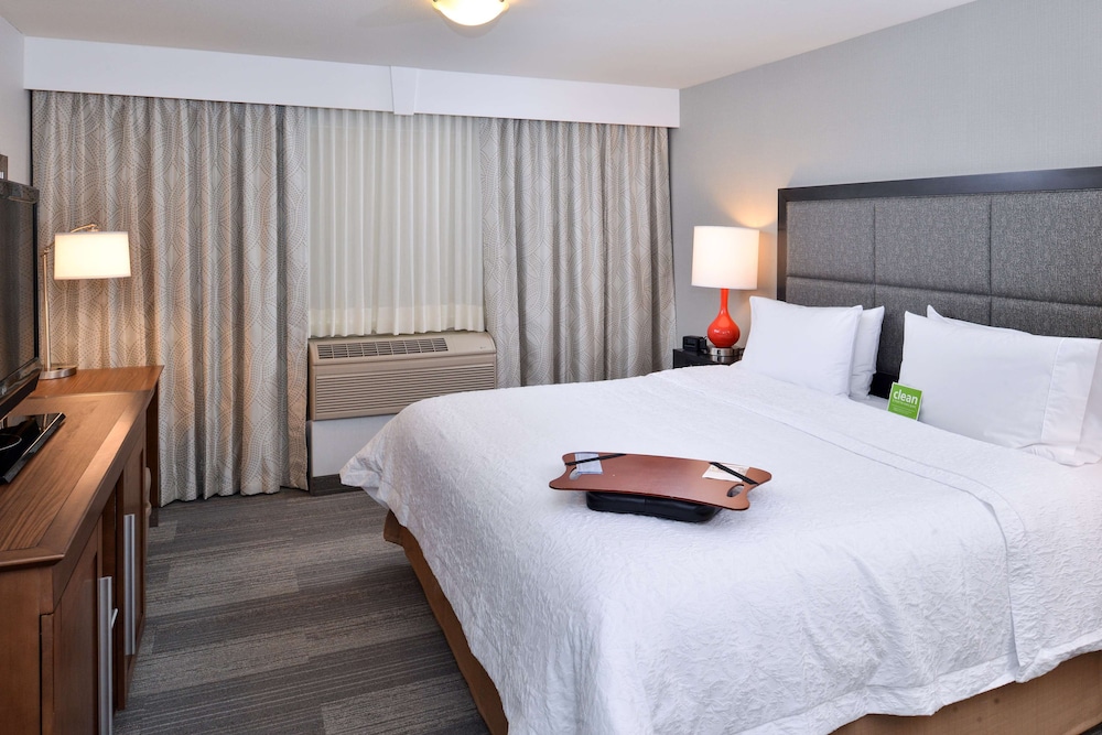 Hampton Inn & Suites By Hilton Calgary- University Northwest 12/61
