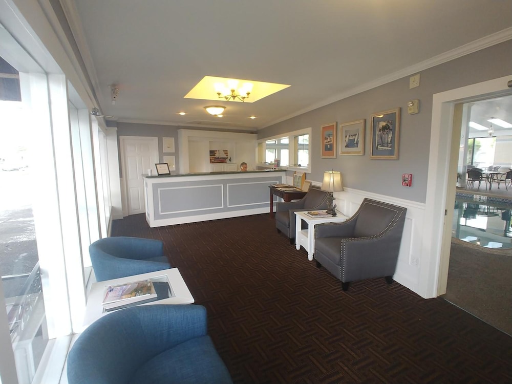 Hyannis Travel Inn 28/45