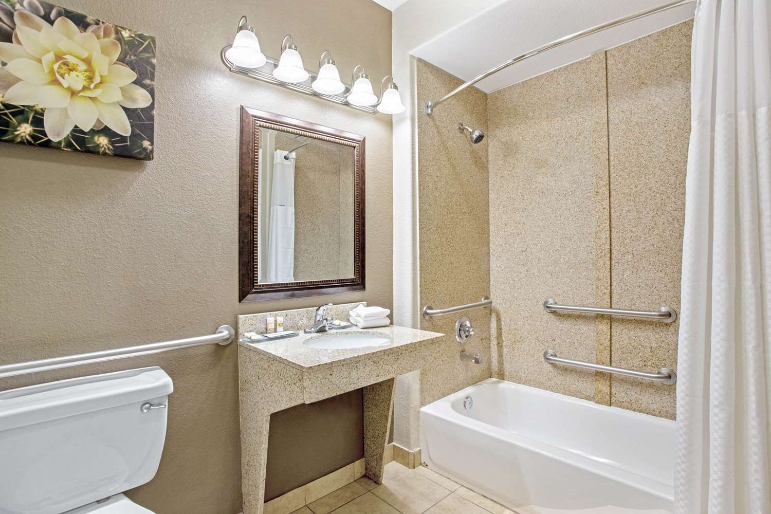 La Quinta Inn & Suites by Wyndham Fairfield TX 55/58
