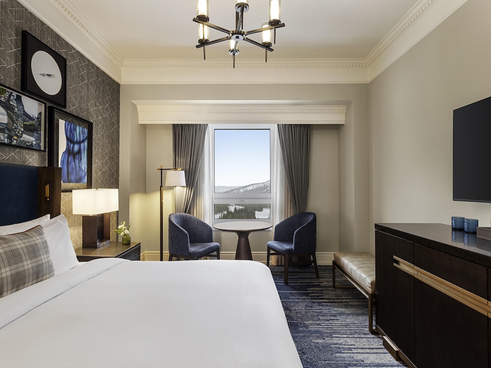 Fairmont, Queen Bed, with View