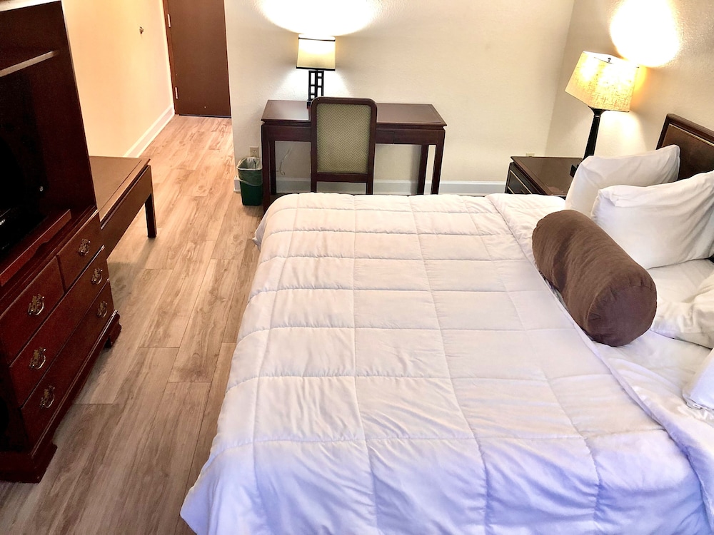 The Bicentennial Inn 17/60