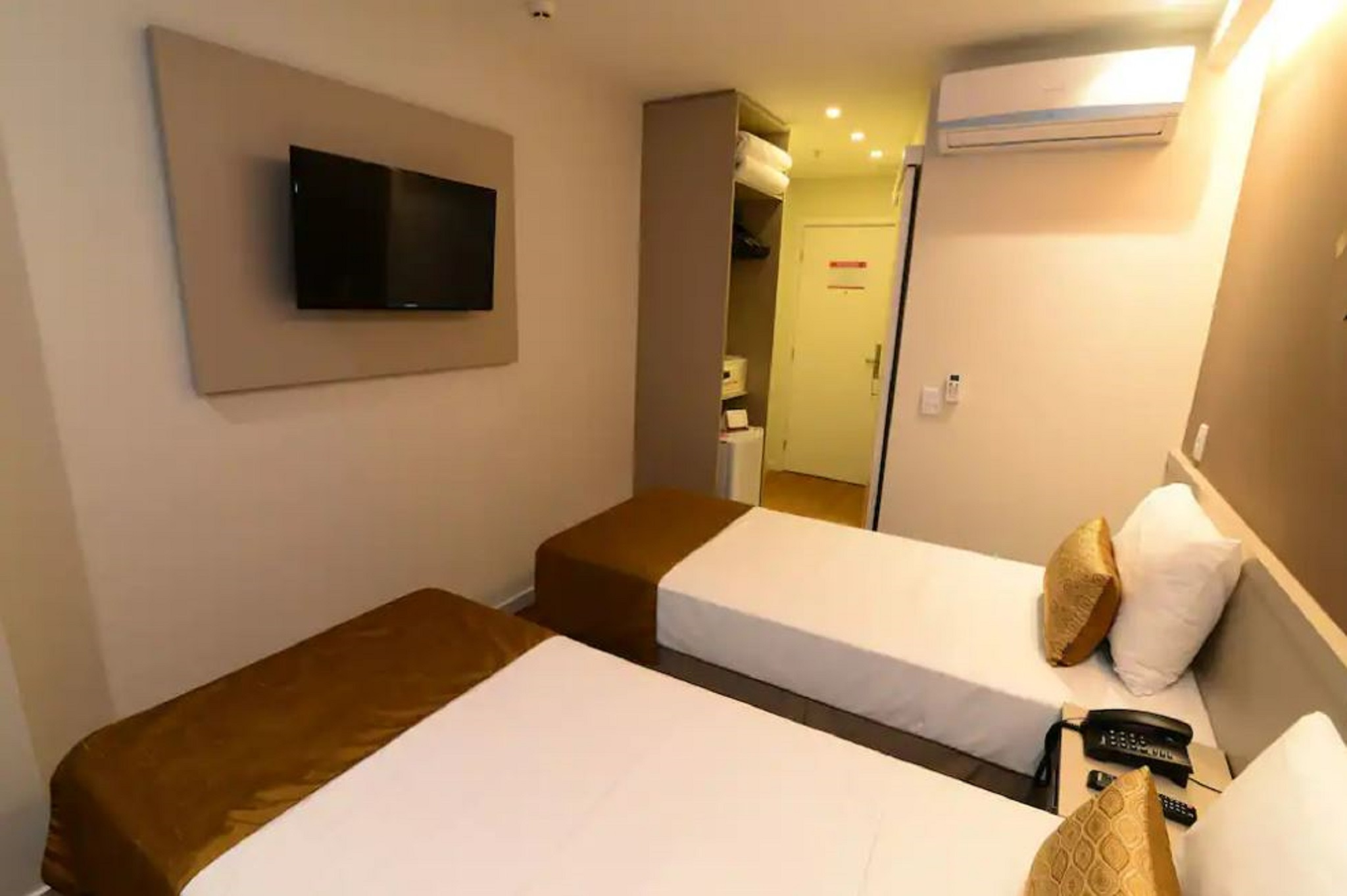 Standard, Twin Beds