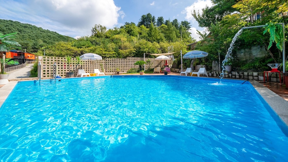 Gapyeong Botanical Pension 2/50