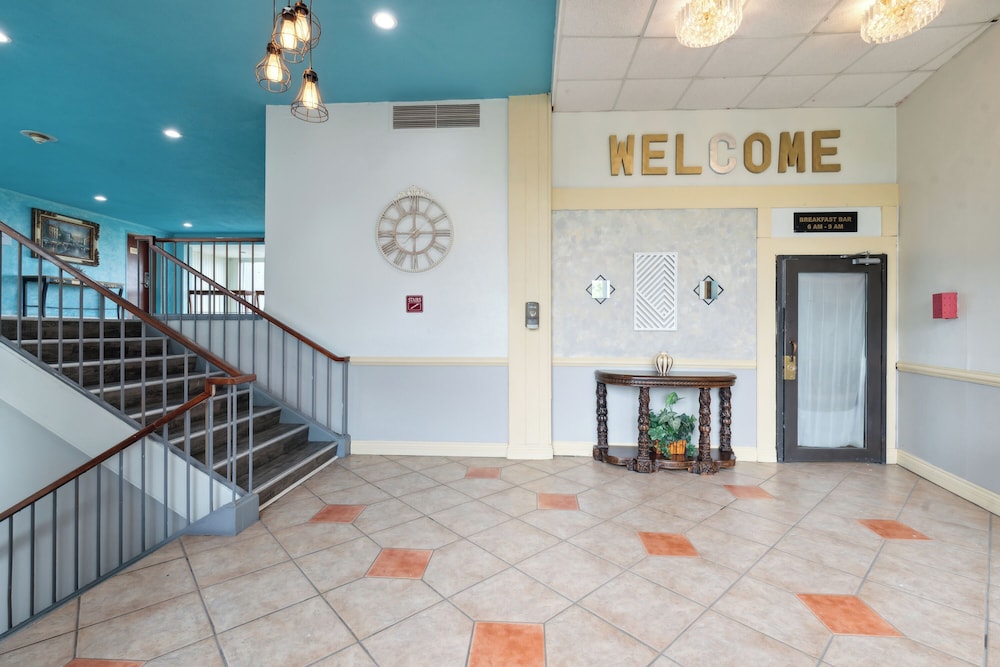 Days Inn by Wyndham Toledo 3/37