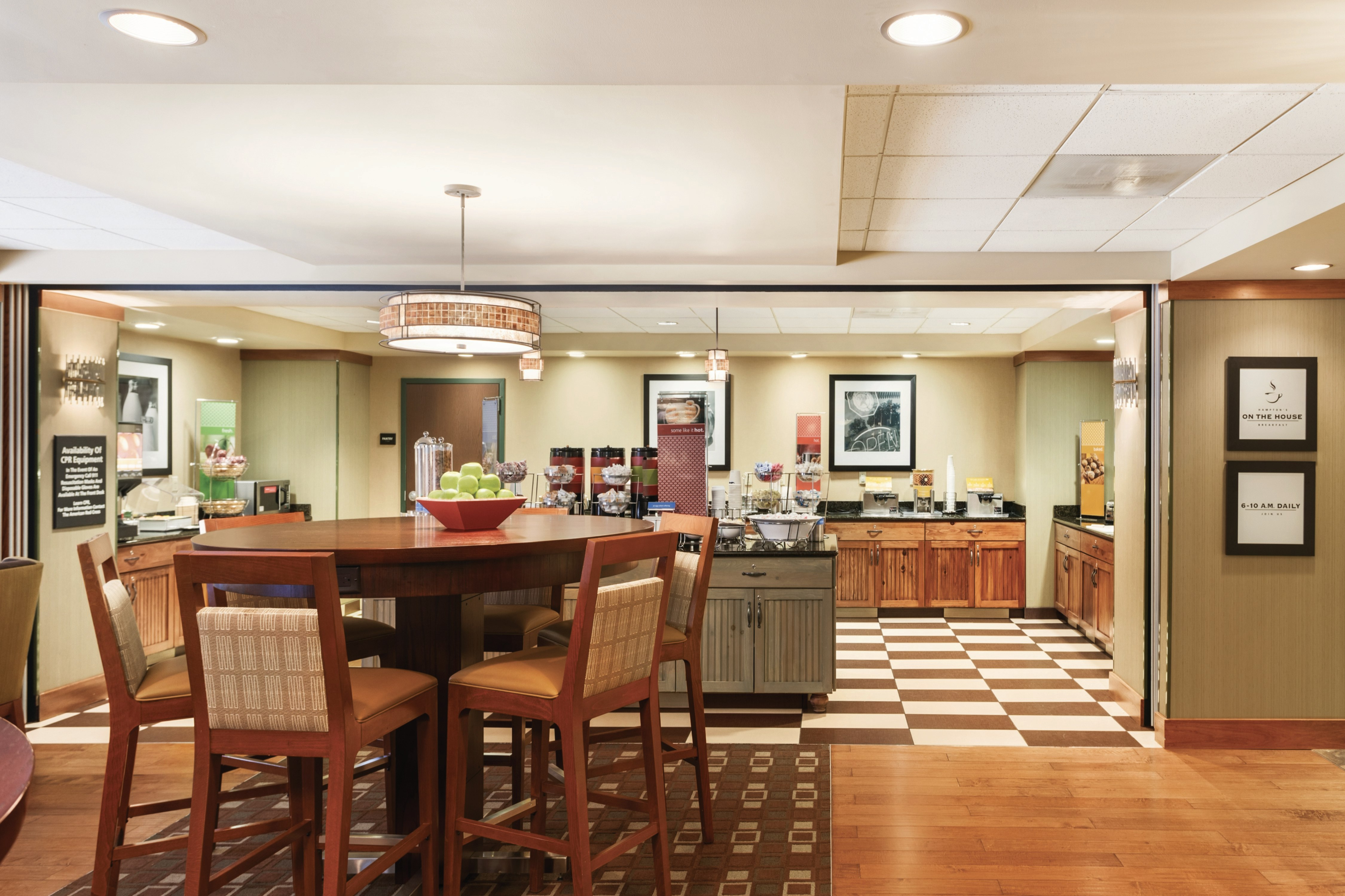 Hampton Inn Suites Lake George 45/61