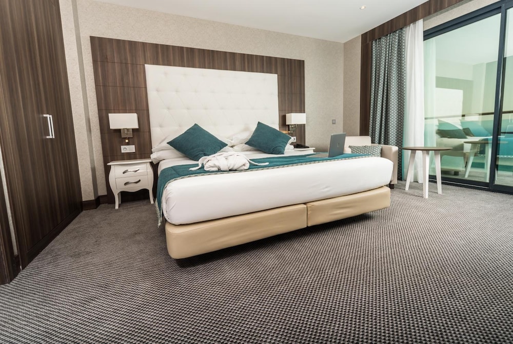 Az Hotel Montana (Nt) 7/49
