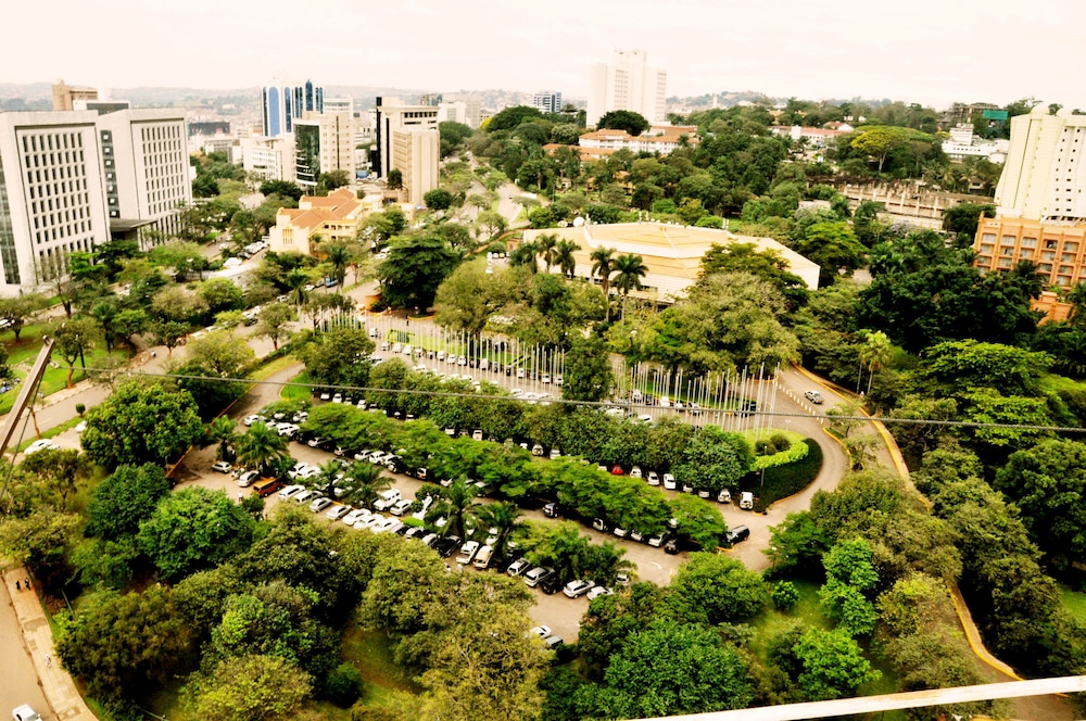 Kampala Serena Hotel 54/60
