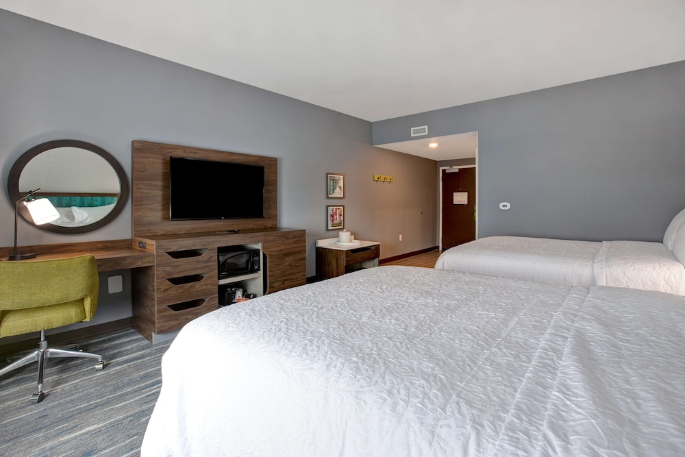 Hampton Inn Suites Deptford Nj 15/53