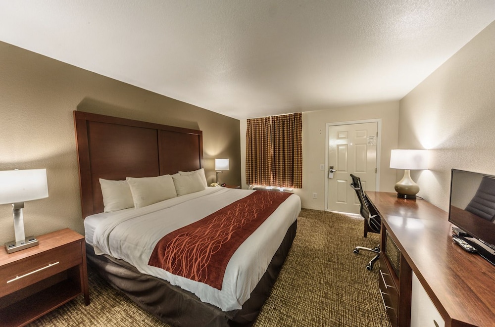 Richland Inn Lawrenceburg 24/46