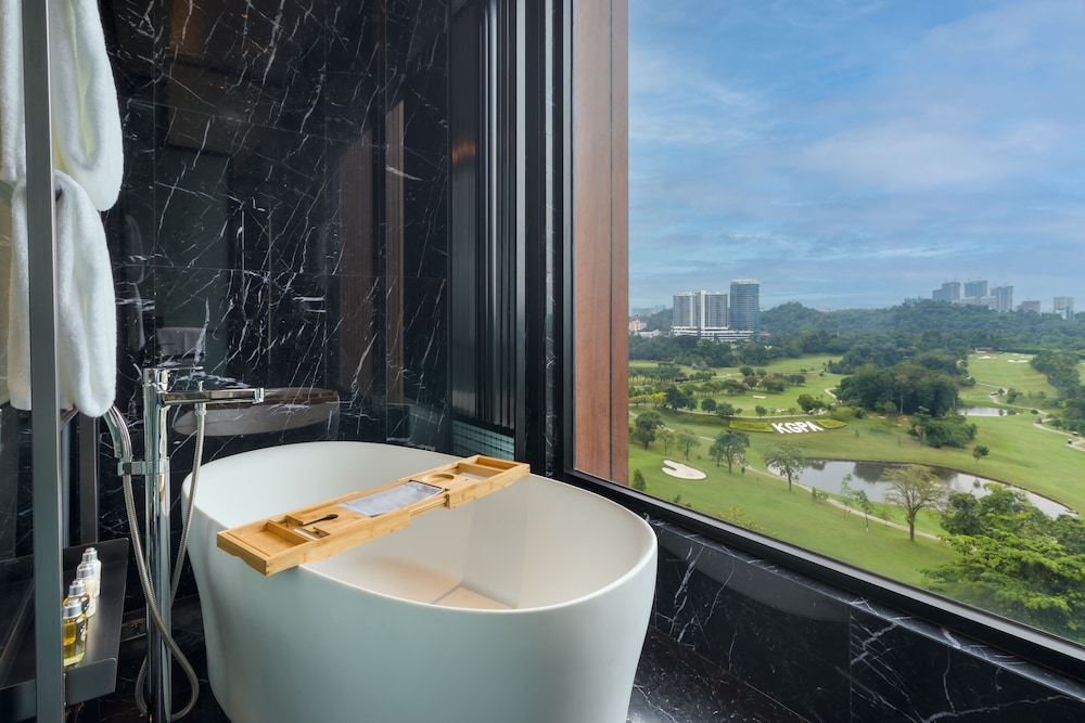 M Resort & Hotel Kuala Lumpur 50/50