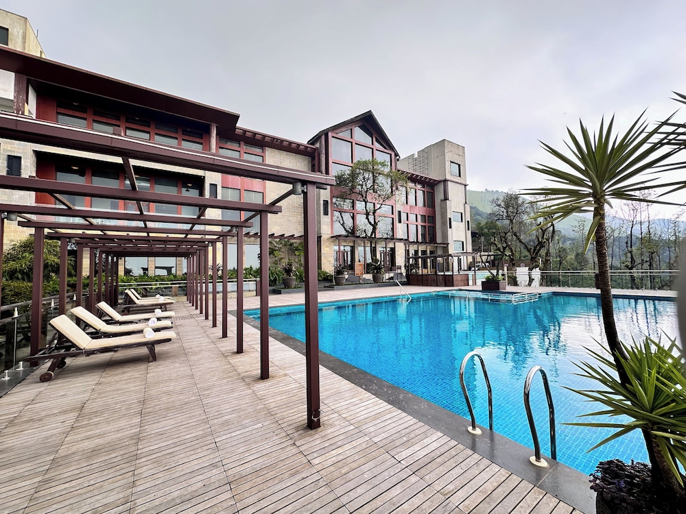 Trivik Chikmagalur 48/50
