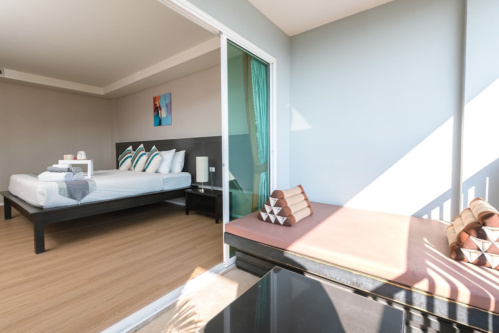 Casa Del M Resort 38/77