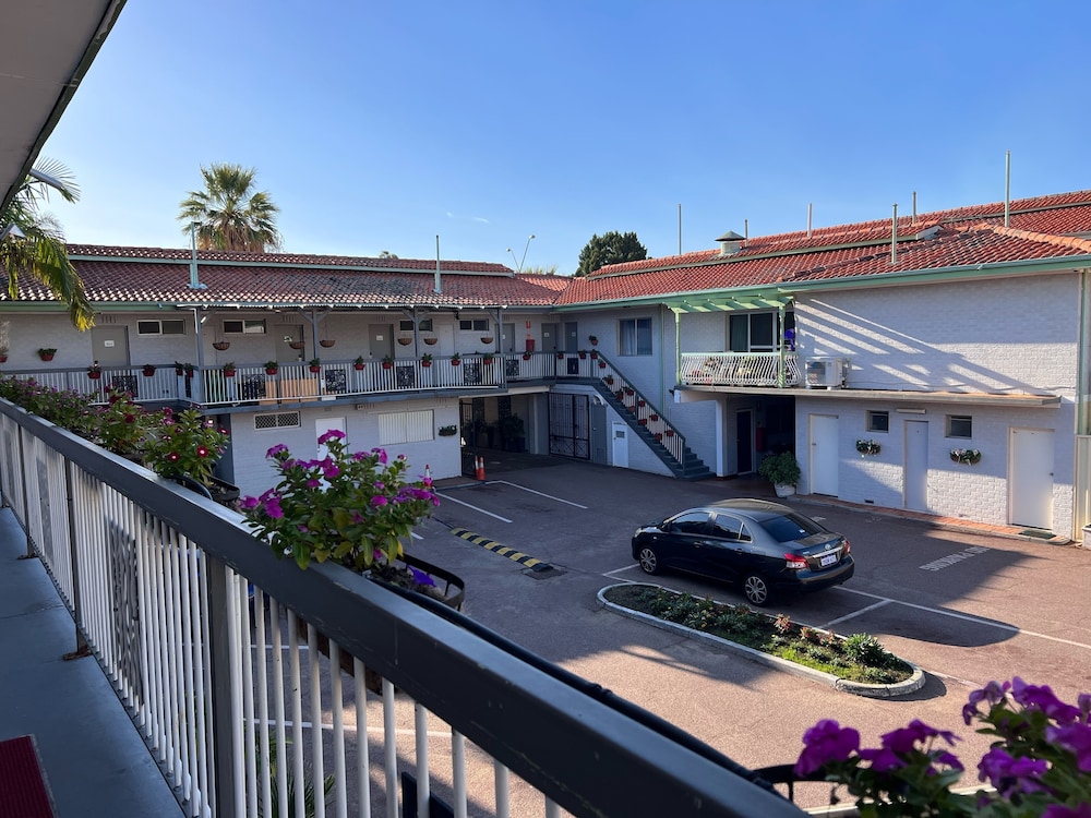 Econo Lodge Rivervale 9/60
