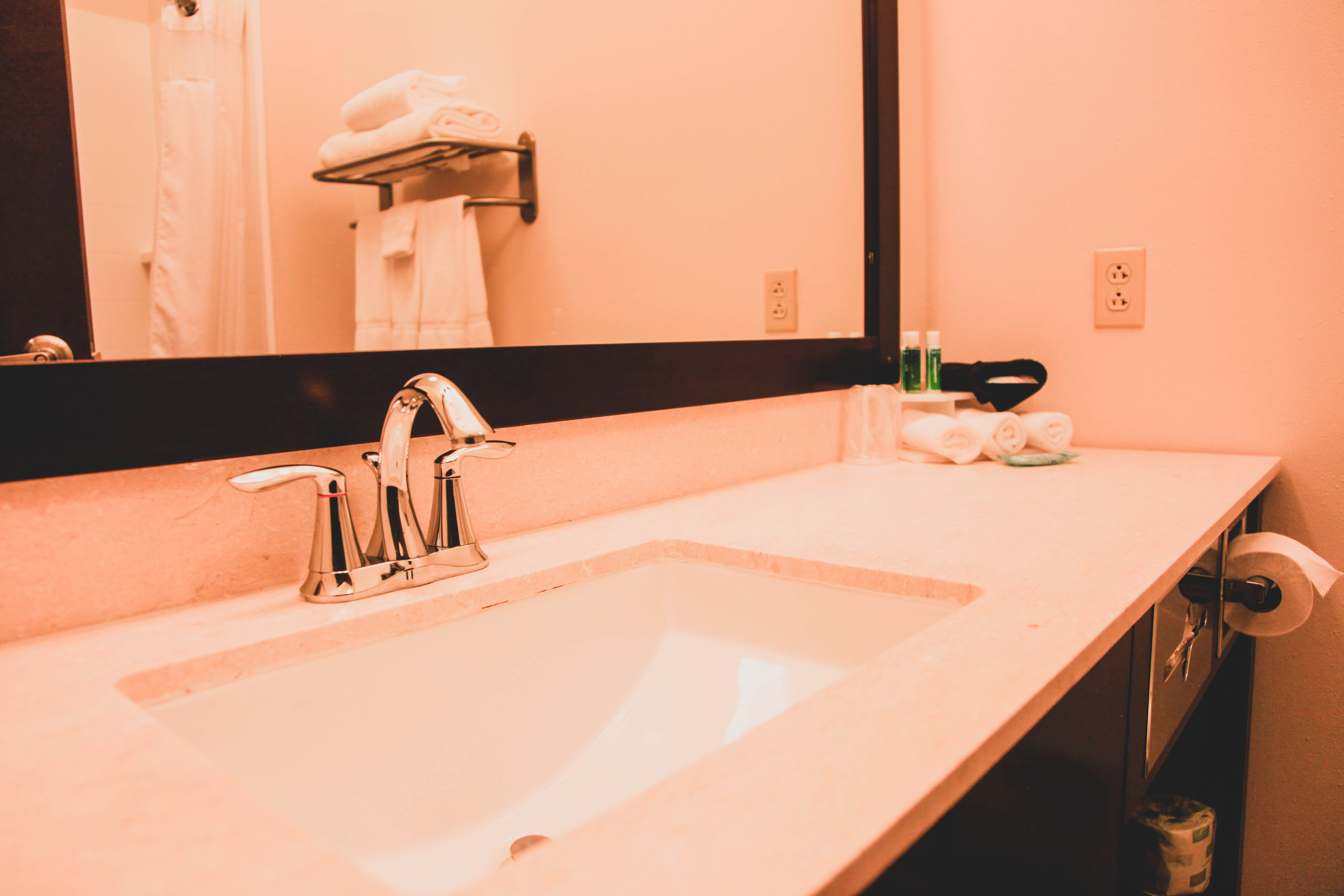 Holiday Inn Express Suites La Vale Cumberland 58/59