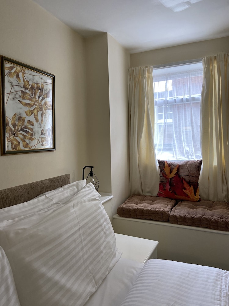 The Mountview 11/50