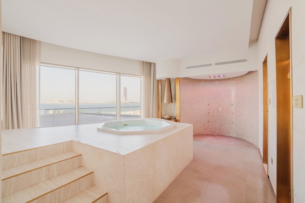 SO/RAS AL KHAIMAH ADULTS ONLY 13 23/55