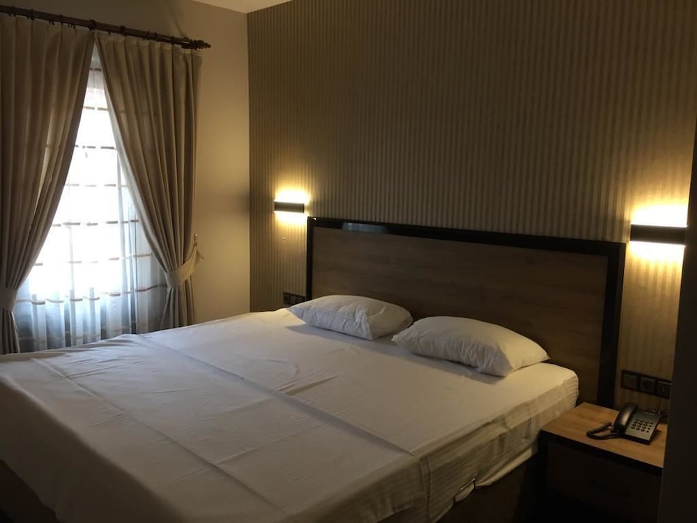 Suvari Boutique Hotel 8/47