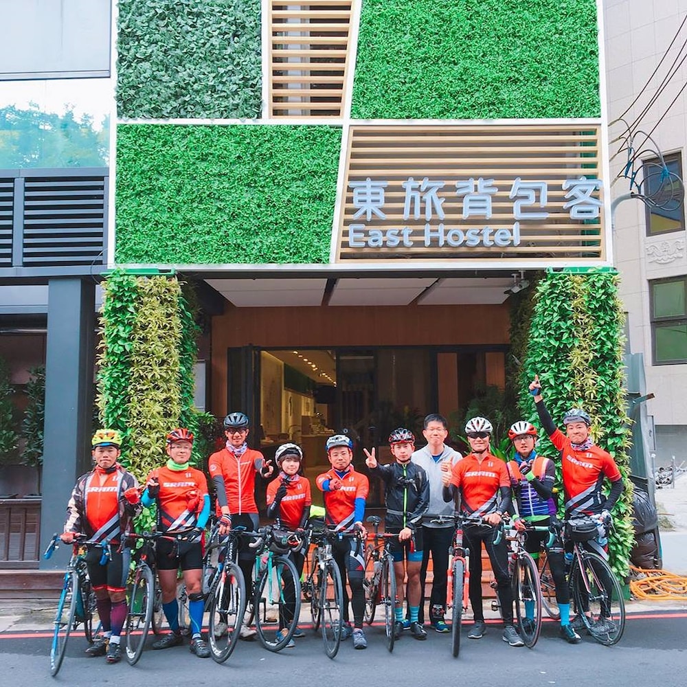 East Hostel 23/26