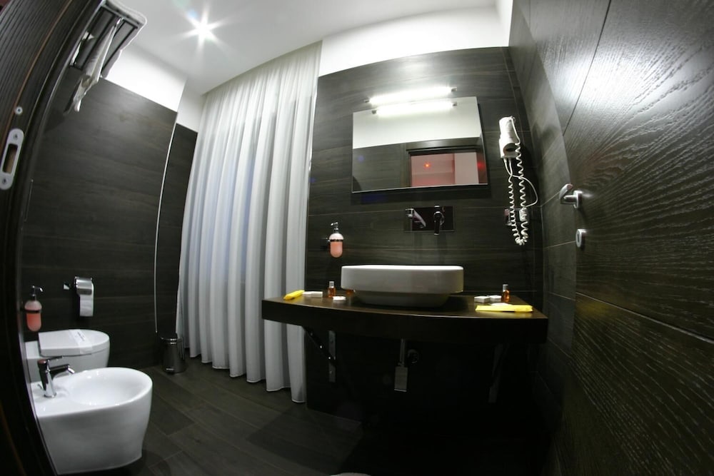 Hotel Luxor 24/28