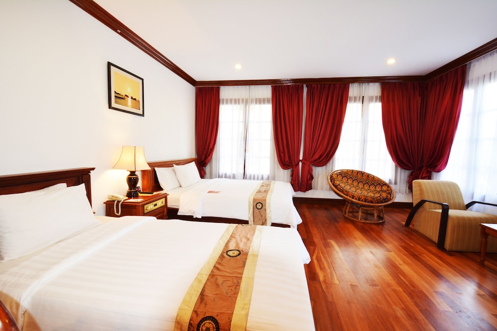 Royal Crown Hotel & Spa 23/70