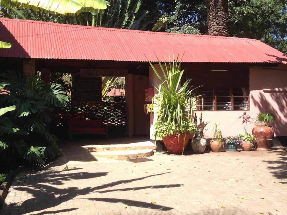 Outpost Lodge 34/40
