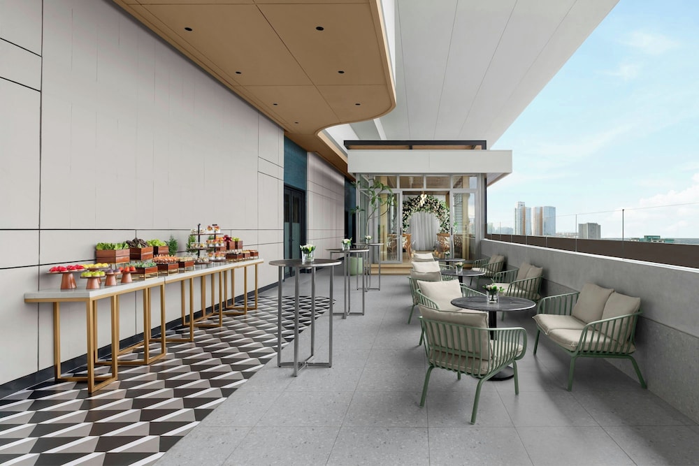 The Westin Manila 24/50