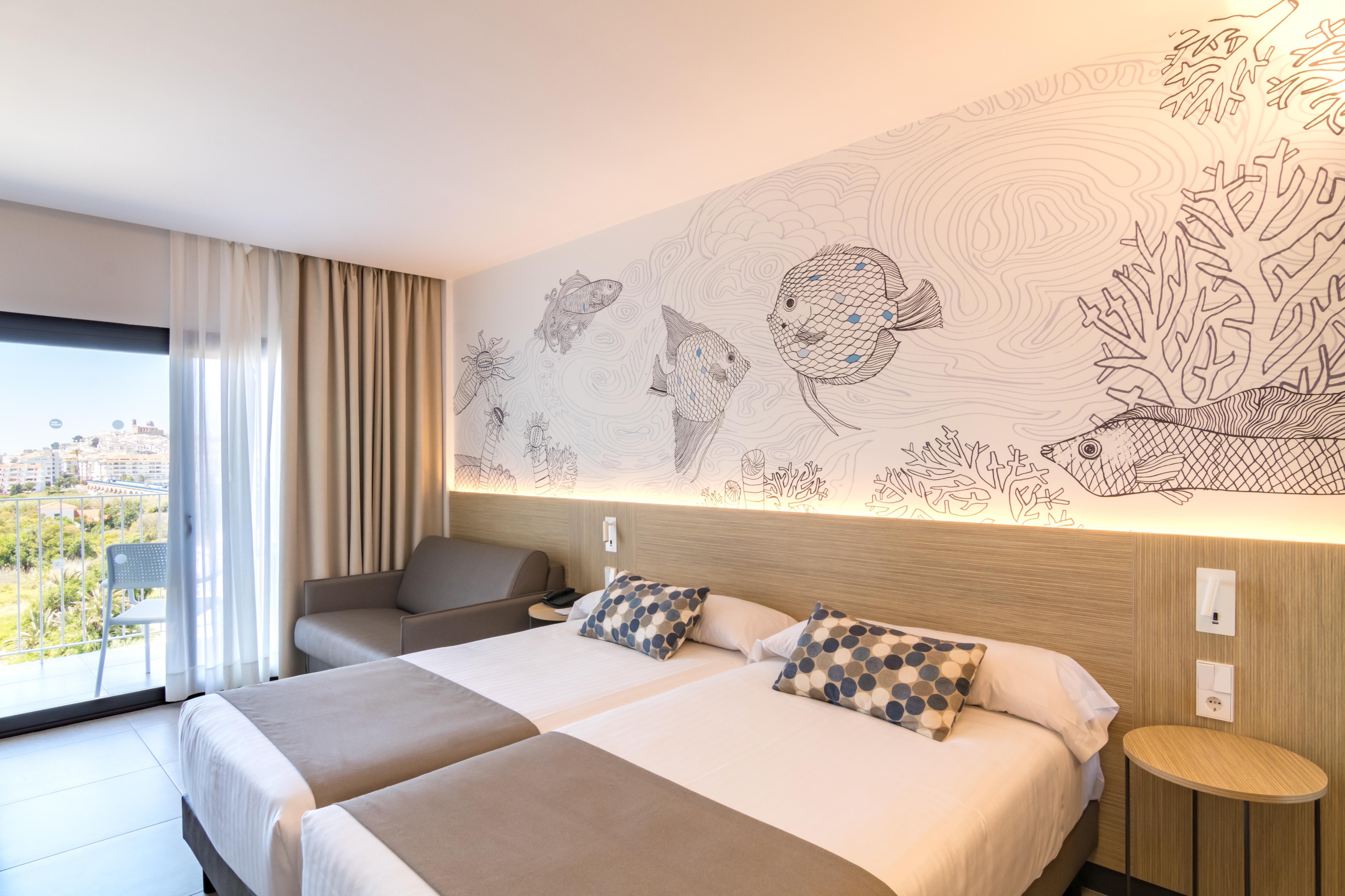 Premier, Deluxe, Side Sea View