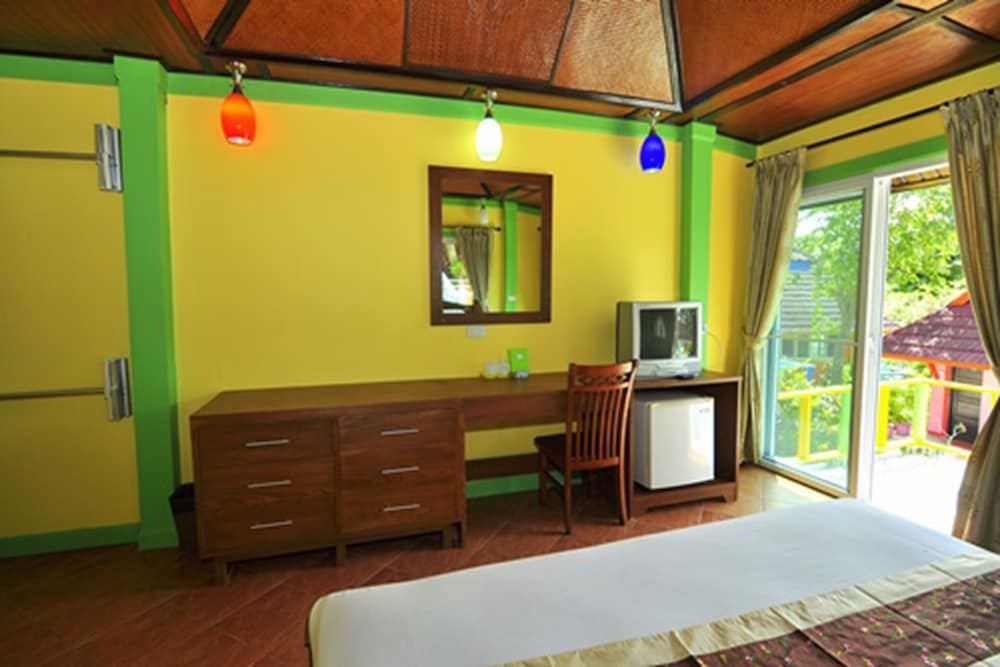 Phi Phi Viewpoint Resort 11/65