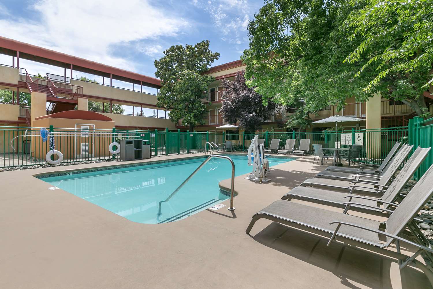 Best Western Plus Orchid Hotel & Suites 57/59